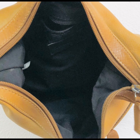 ♦️SOLD♦️Tignanello handbag - Picture 5 of 8